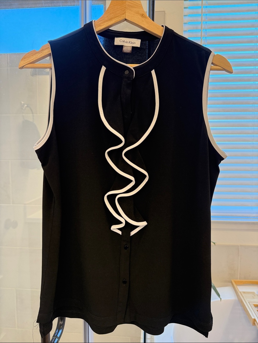 Calvin Klein Black Sleeveless Ruffle-Front Blouse with White Piping